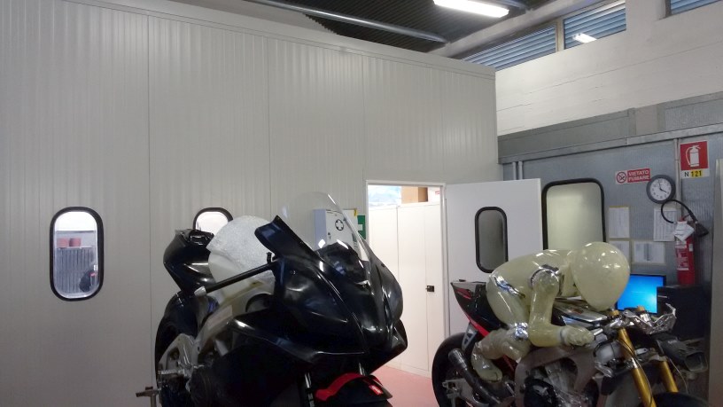 Compartimentazione reparto modelleria moto ottimizzazione sistemi aspirazione ricambi aria